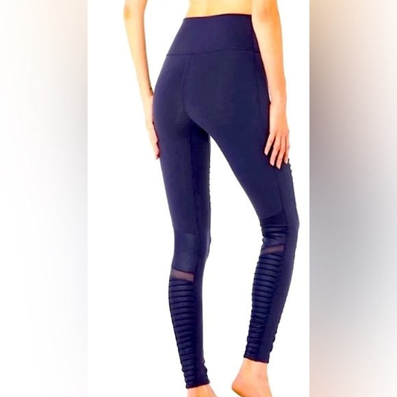 ✨Pristine✨ ALO Yoga Navy High Waisted Moto Leggings Activewear Workout Gym - Picture 2 of 10